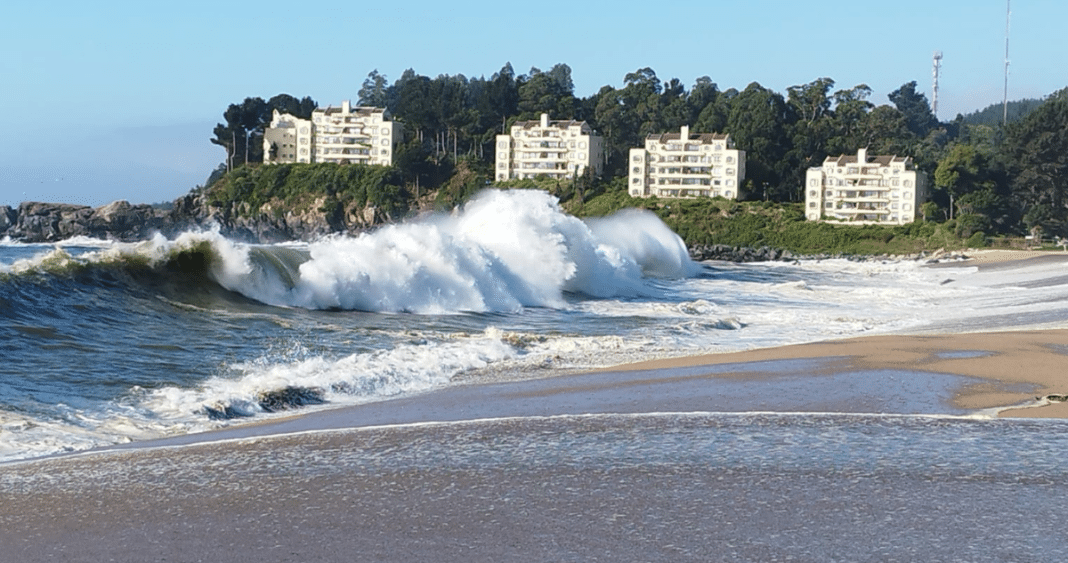 Marejadas Devastadoras en Pingueral: Cuando el Mar Amenaza los Hogares