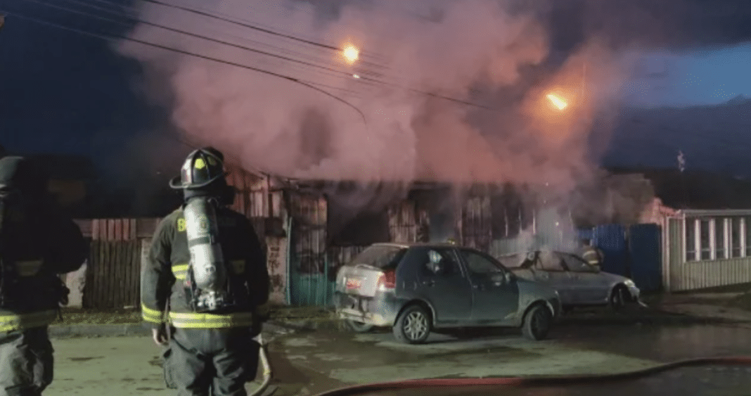 Tragedia en Punta Arenas: Incendio Cobra Vida y Deja Heridos