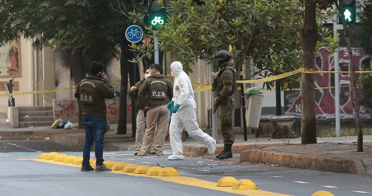 Trágico Desenlace en las Calles de Santiago: Conductor Apuñala Fatalmente a Peatón