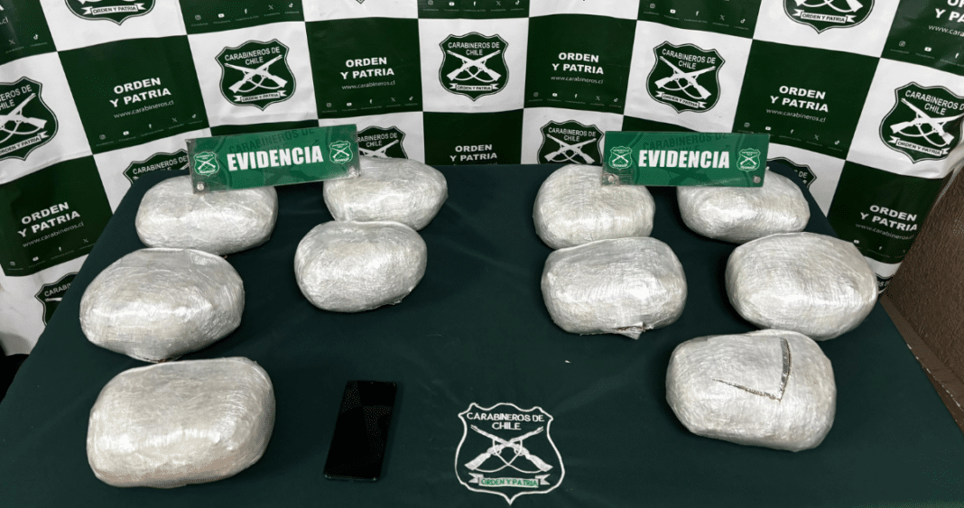 Arresto por Tráfico de Marihuana: Hombre Detenido con 11 Kilos en Maleta de Bus