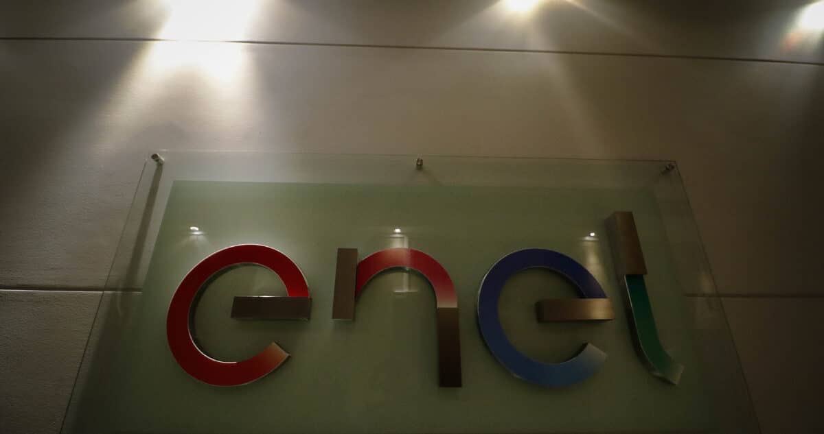 Enel Enfrenta Millonaria Multa por Apagones: Promete Acciones Legales