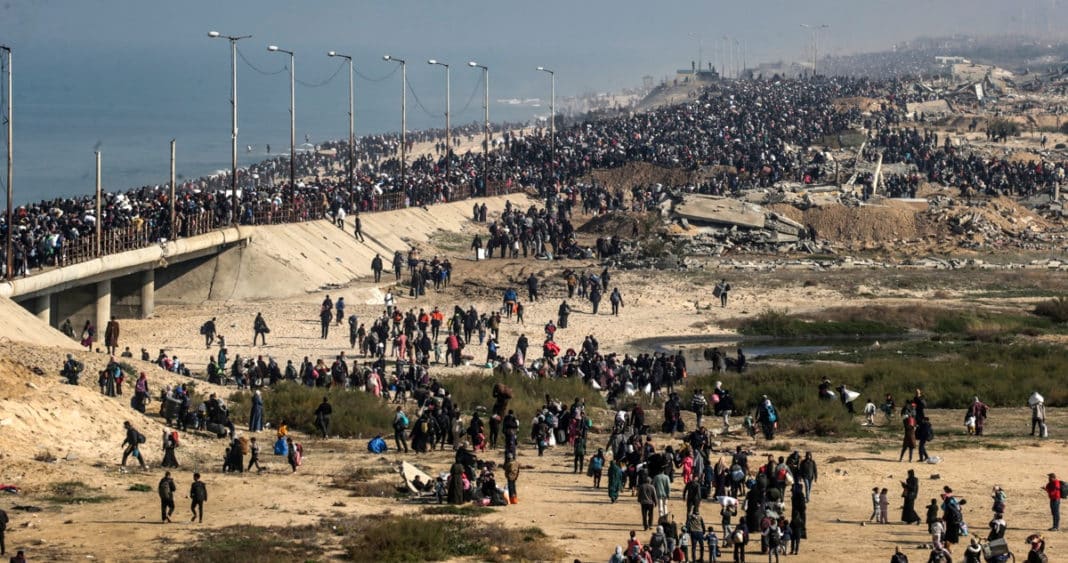 Regreso Gradual: Palestinos Reconstruyen Vida en Gaza Tras Devastación