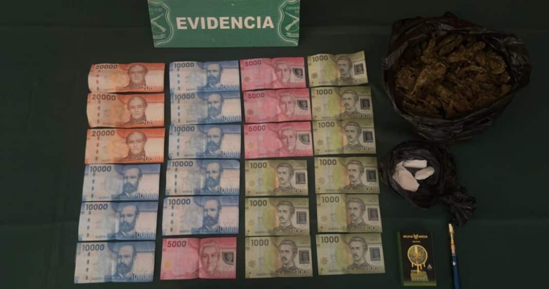 Arresto por Posesión de Drogas en Maipú: Hombre Detenido con Marihuana y Cocaína en su Automóvil