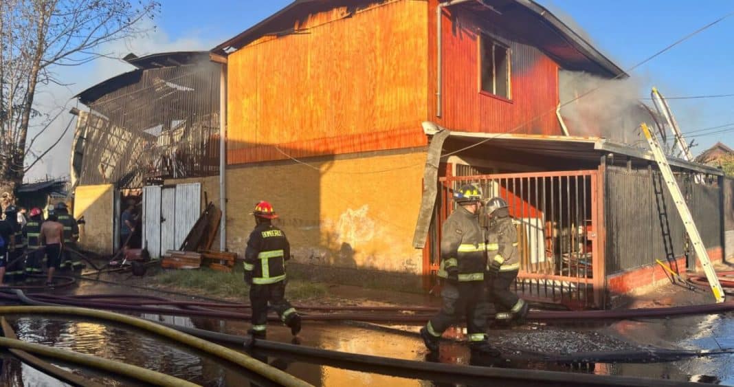 Devastador Incendio en Lo Espejo: 5 Viviendas Destruidas Completamente