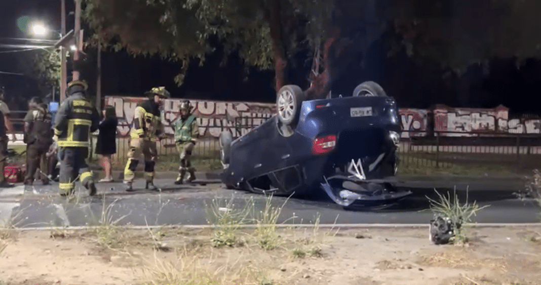 Dramático Vuelco en Puente Alto: Conductor Herido tras Múltiples Impactos