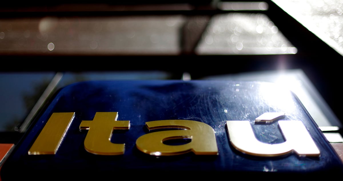 Itaú Denuncia Fraude Millonario: Exsubgerente y Ejecutivos Acusados de Manipular Información