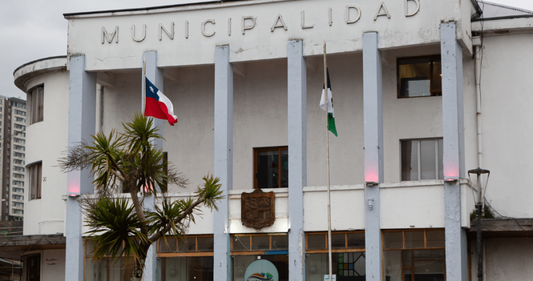 Millonarias Contrataciones a Honorarios en la Municipalidad de Puerto Montt: Controversia y Transparencia