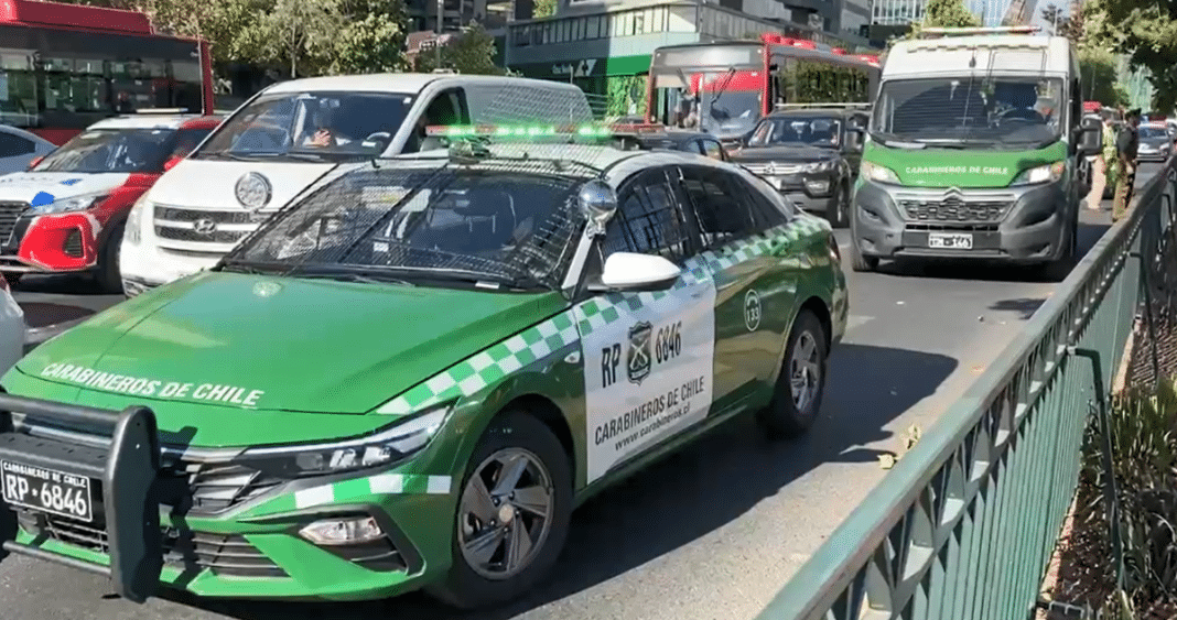 Persecución Policial en Las Condes: Taxista Informal Detenido con Antecedentes por Robo