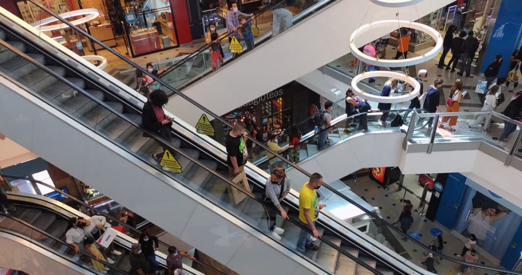 Actividad Económica Chilena Inicia 2025 con Impulso: Comercio e Industria Lideran el Crecimiento