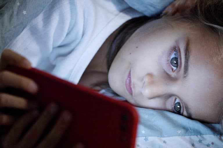 Adolescencia (2025): Lecciones de Seguridad Digital y Privacidad en la Aclamada Serie de Netflix