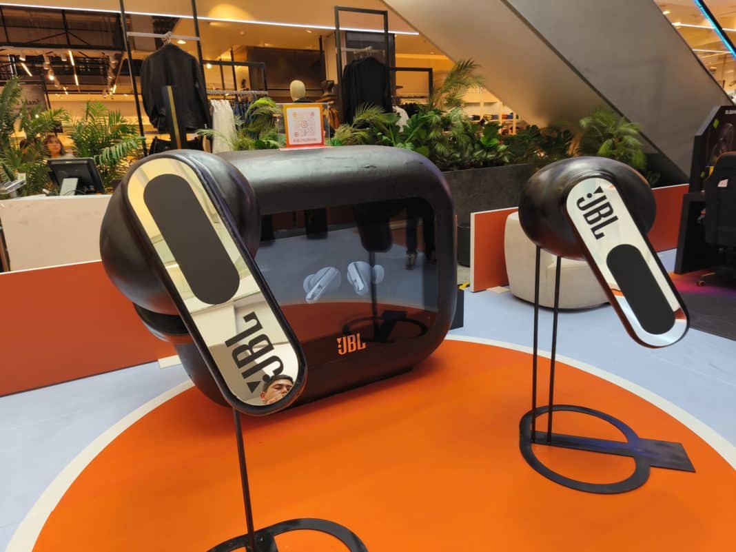 Descubre el Poder del Sonido JBL: Experiencia Inmersiva en Falabella Parque Arauco