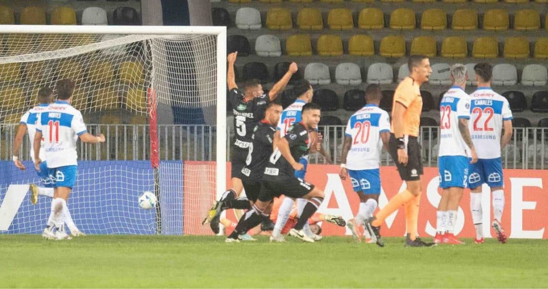 Palestino Sorprende a Católica con Gol de Tiro Libre en Duelo Sudamericano