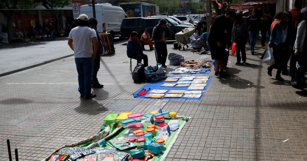 Valparaíso: Comerciantes Ambulantes Rechazan Plan de Reubicación y Amenazan con Huelga de Hambre