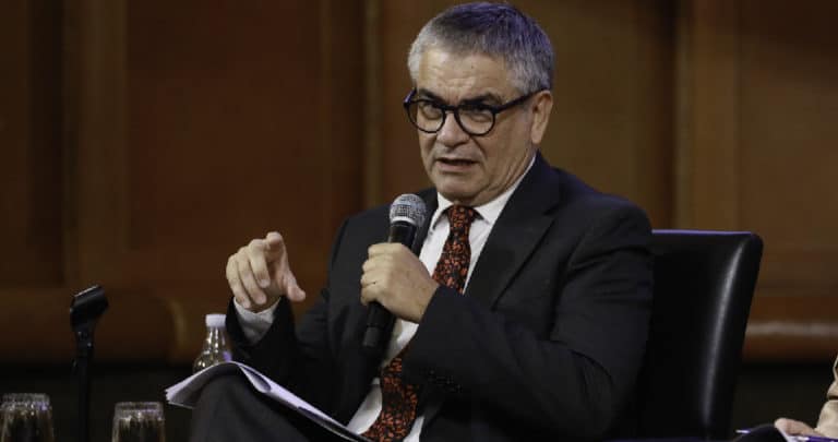 Viernes Santo: Debate Económico y Religioso en Torno a un Feriado Irrenunciable