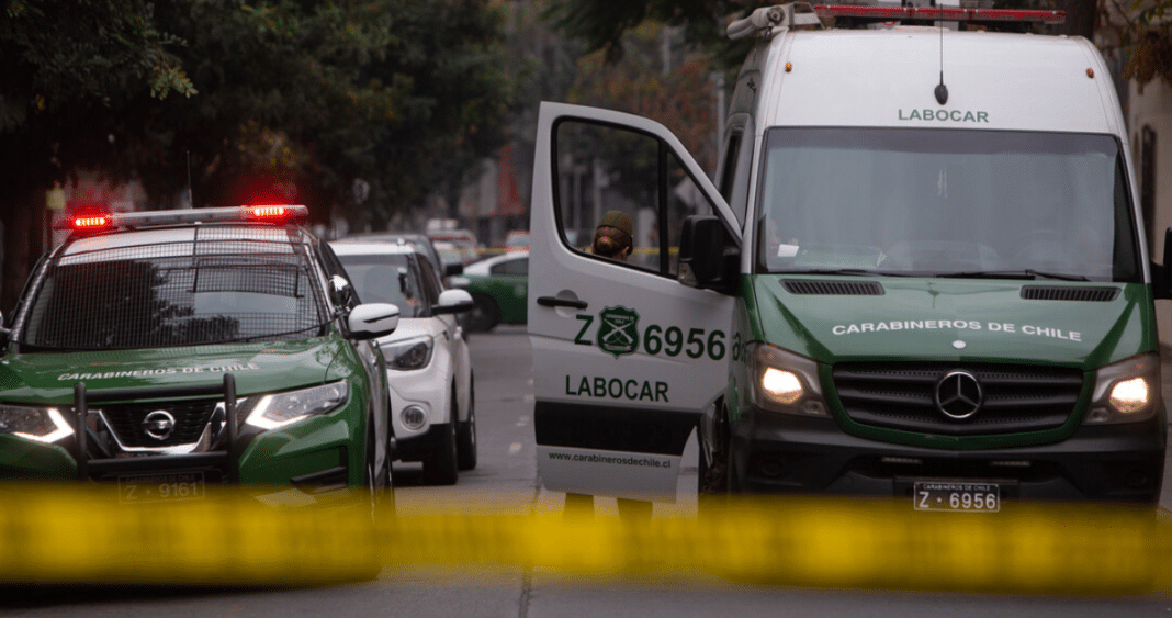 Violencia Callejera: Tres Personas sin Hogar Gravemente Heridas en Ataque Armado en Santiago