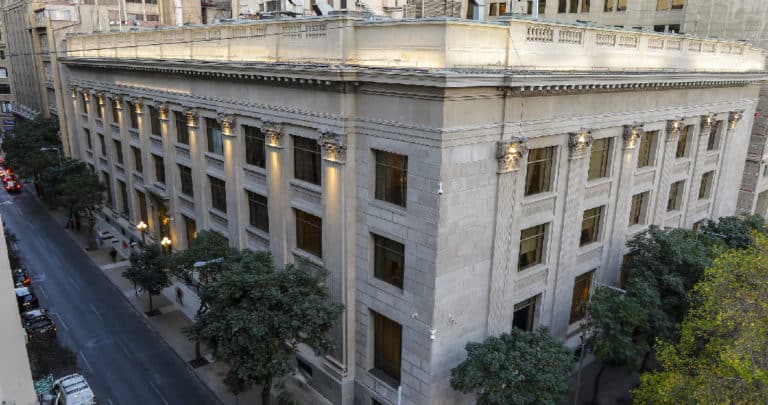 Banco Central Mantiene Tasa Clave Ante Incertidumbre Comercial Global