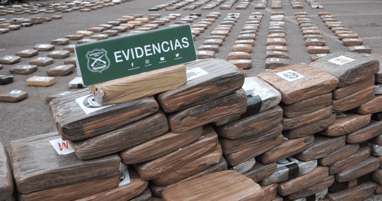 Carabineros Intercepta Enorme Cargamento de Drogas en Antofagasta
