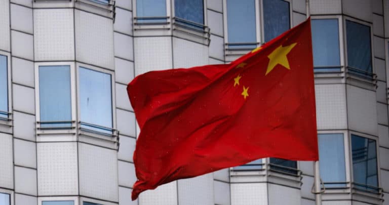 China Restringe Exportaciones de Tierras Raras: Impacto en Industrias Clave