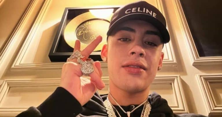 Cris MJ Enfrenta Incidente en Gira Europea: Suspende Conciertos Tras Intento de Robo