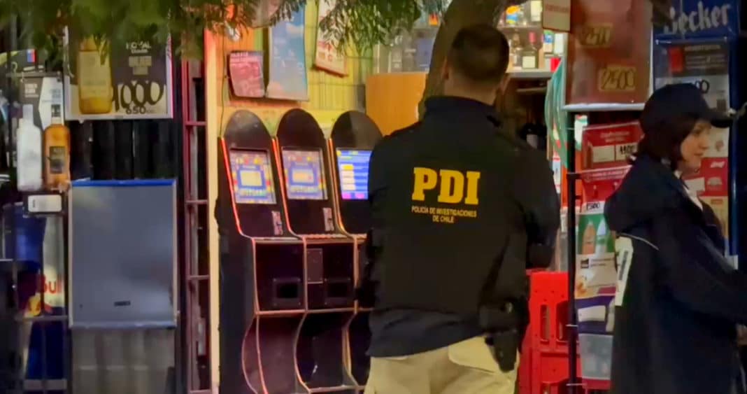 Doble Ataque Mortal en Lo Espejo: Víctima Recibió Disparos en la Calle y Fue Rematada en un Local