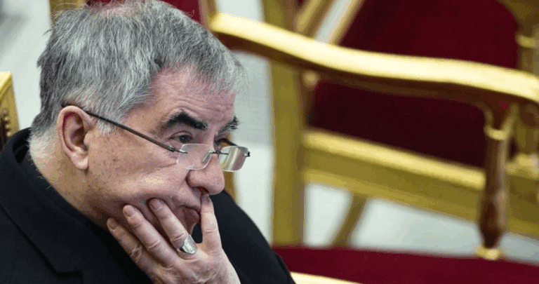 El Cardenal Becciu: De la Corrupción al Arrepentimiento - Una Historia de Redención en el Vaticano