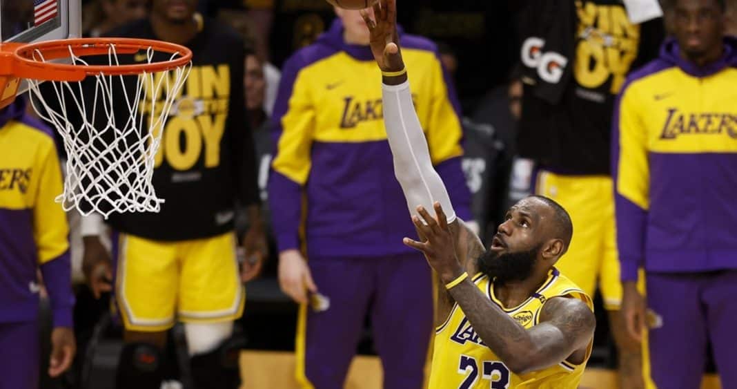 El Resurgir del 'Rey': Cómo LeBron James Lideró a los Lakers a la Victoria en los Playoffs