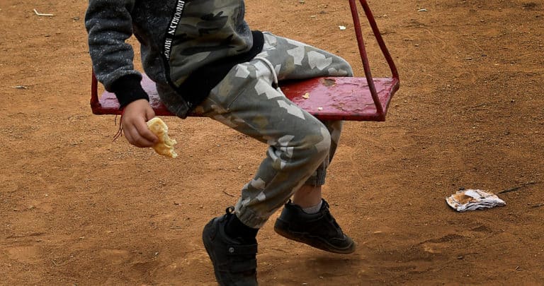 Escalofriante Caso de Tortura a Niño: Madrastra Agredida en Prisión