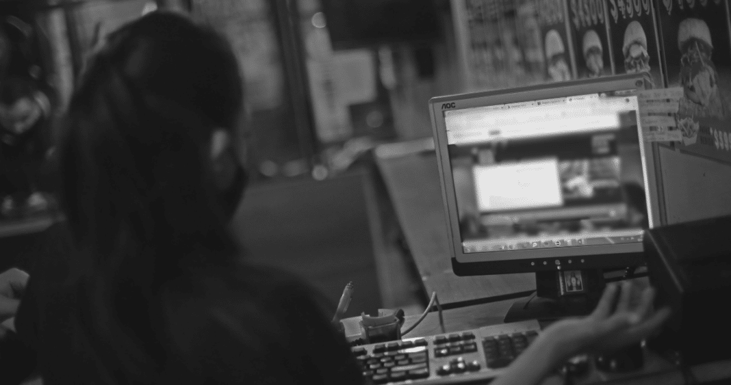 Funcionaria del Senama Denuncia Acoso por Filtración de Videos Íntimos