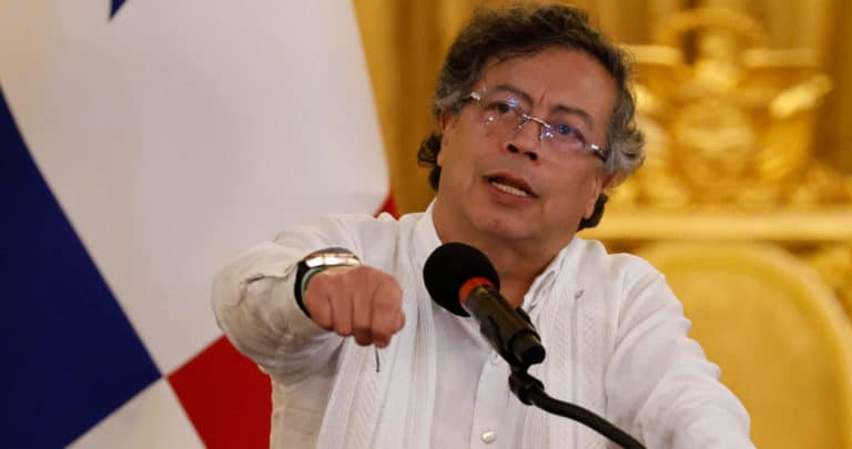 Gustavo Petro: Adicto al Amor y Libre de Vicios