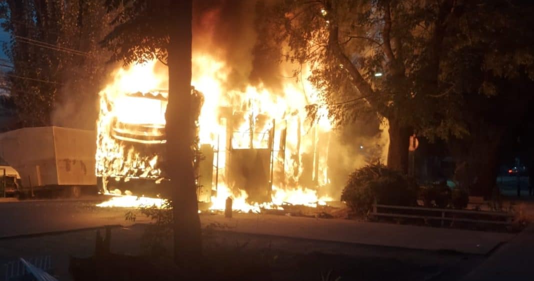 Incendio Devasta Bus RED en Estación Central: Conductor Relata Dramático Escape