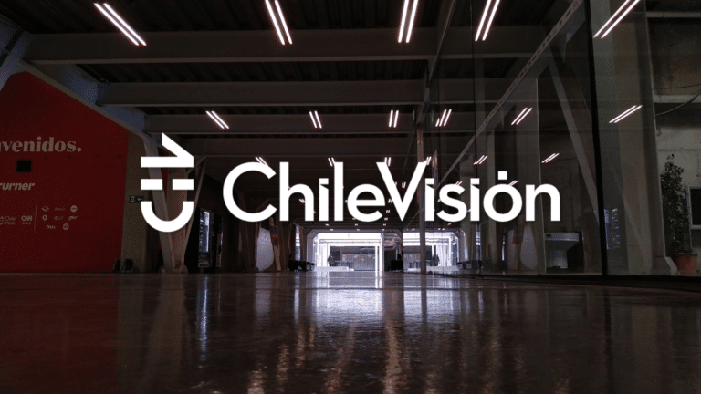 Julián Elfenbein: El Animador de Chilevisión Fuera de Pantalla y Sin Proyectos