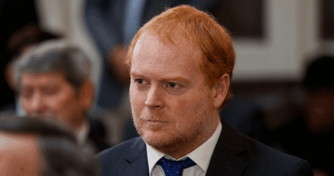 La Batalla por la Candidatura Presidencial: Rojo Edwards Desafía a Republicanos a Unirse en Primarias