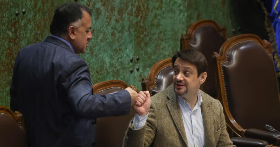 La Coalición de Centroizquierda Defiende la Continuidad de Aedo y Rivas en la Vicepresidencia de la Cámara