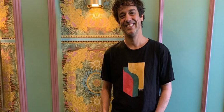 Matías Oviedo: Un Padre Orgulloso Comparte el Crecimiento de Sus Dos Hijas