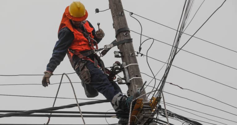 Municipios Recuperan Poder para Retirar Cables Abandonados: Mejorando la Seguridad Pública