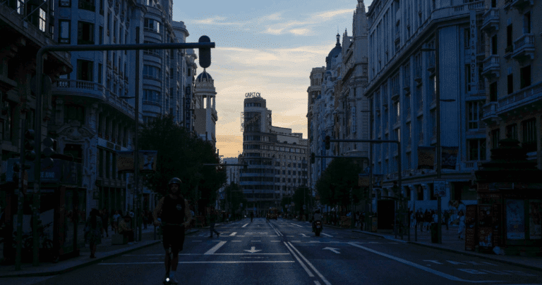 Restauración Eléctrica en la Península Ibérica: Cómo España y Portugal Superaron el Masivo Apagón