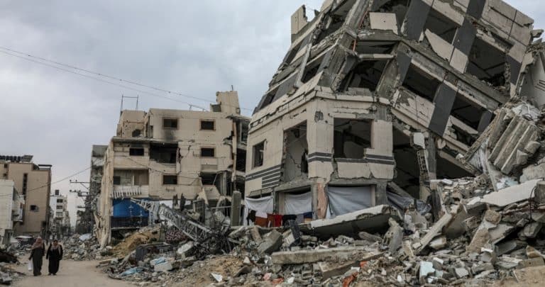 Revelaciones Controversiales: Ejército de Israel Admite Enterrar Cuerpos de Paramédicos Caídos en Gaza