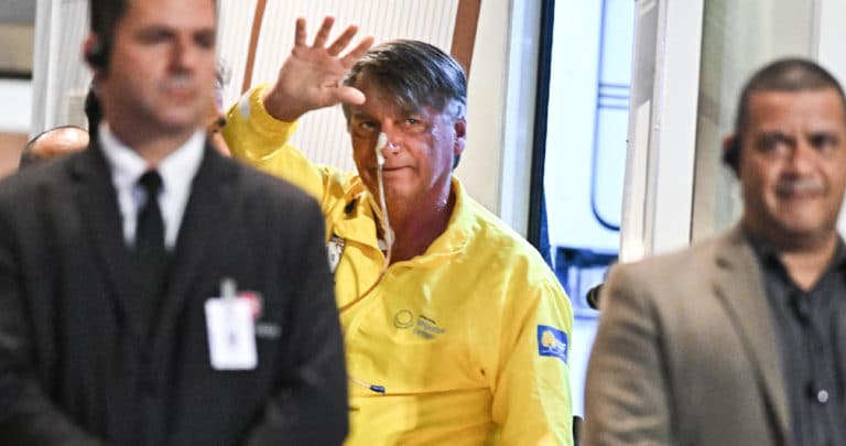 Salud Deteriorada de Bolsonaro: Complicaciones Postoperatorias y Proceso Judicial