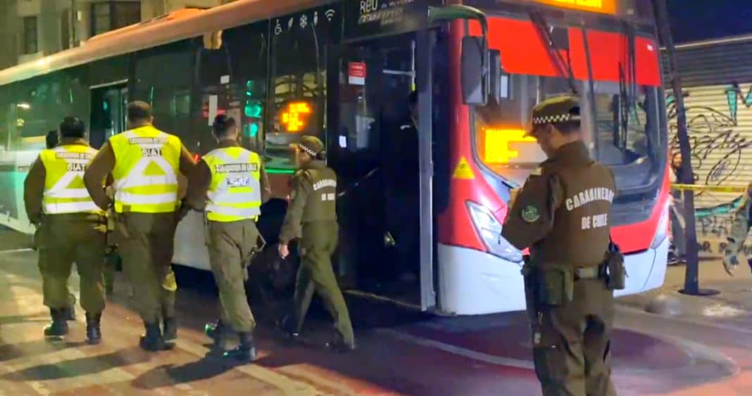 Trágico Accidente en el Centro de Santiago: Dos Mujeres Pierden la Vida en Atropello por Bus RED