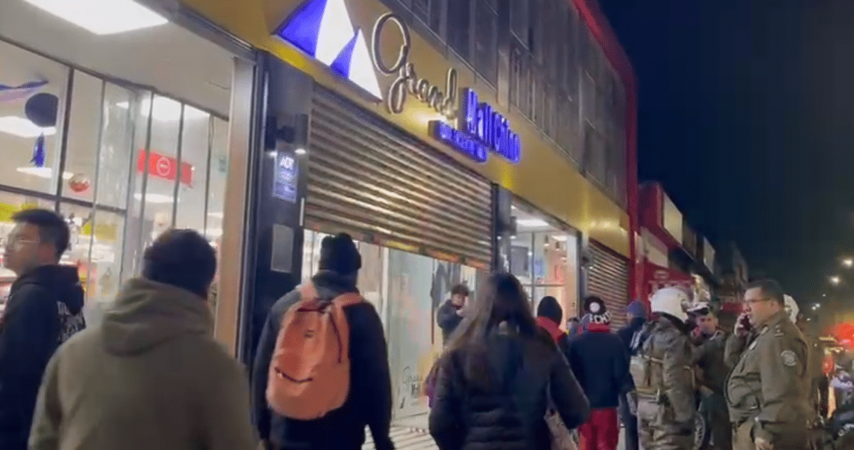 Violento Asalto a Mall Chino en Temuco: Delincuentes Armados Hieren a Trabajador