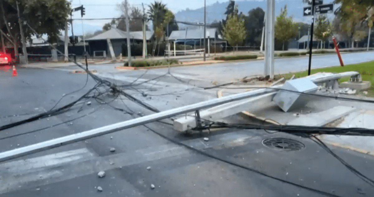 Accidente de Camión Causa Apagón y Caos Vial en Las Condes