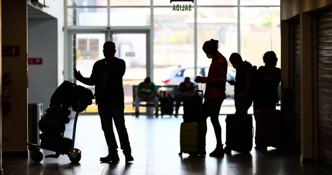 Aeropuerto de Antofagasta Enfrenta Desafío de Seguridad: DGAC Aconseja Verificar Estado de Vuelos