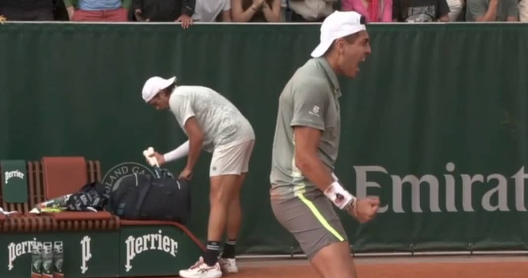 Alejandro Tabilo Supera Obstáculos y Avanza a Segunda Ronda de Roland Garros