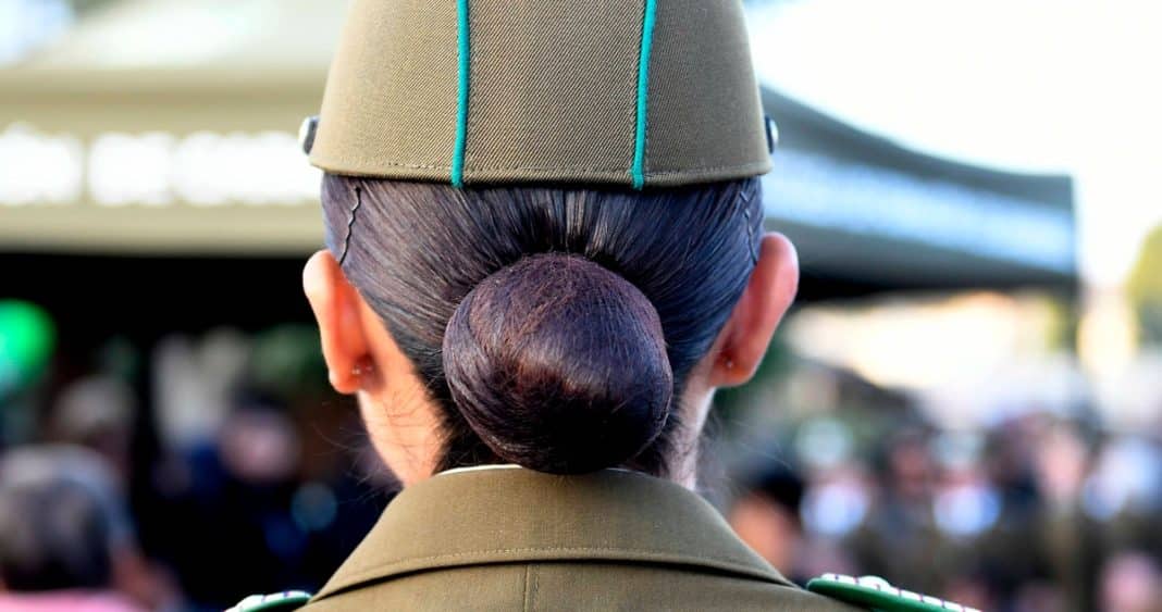 Carabinera Baleada en Robo de Vehículo: Enfrentando la Violencia con Valentía
