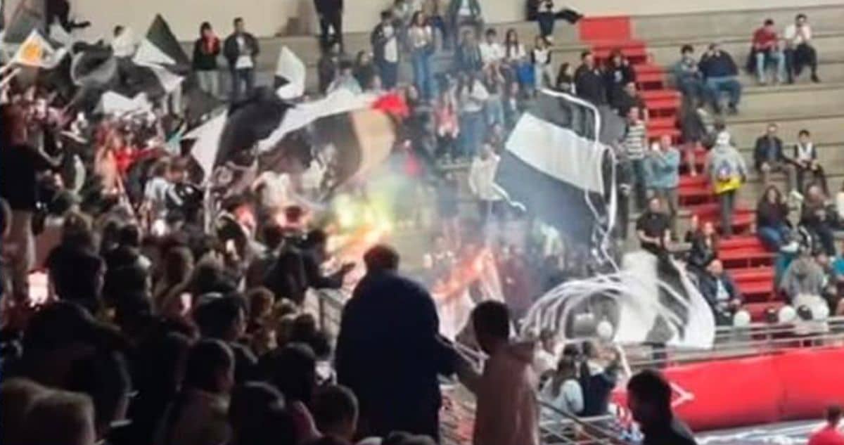 Colo Colo Enfrenta Severa Sanción por Incidentes de Barras en Básquetbol