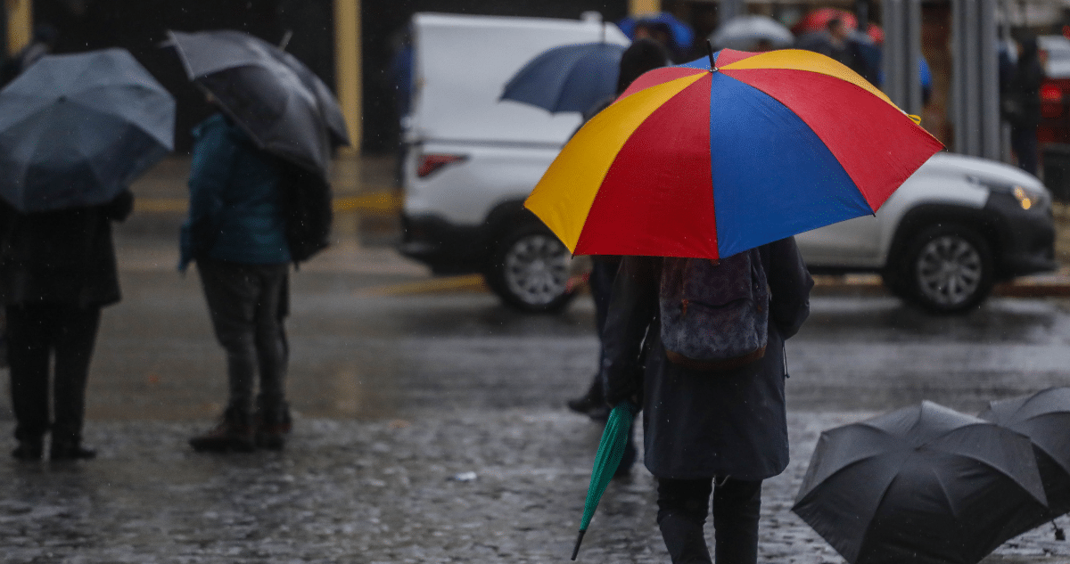 Cortes de Luz Masivos en la Región Metropolitana: Cómo las Lluvias Impactan el Suministro Eléctrico