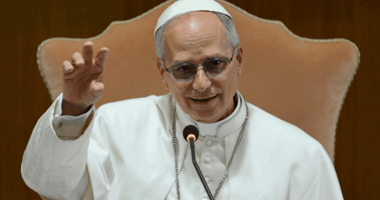 Desarmando las Palabras: El Llamado del Papa León XIV a los Medios de Comunicación