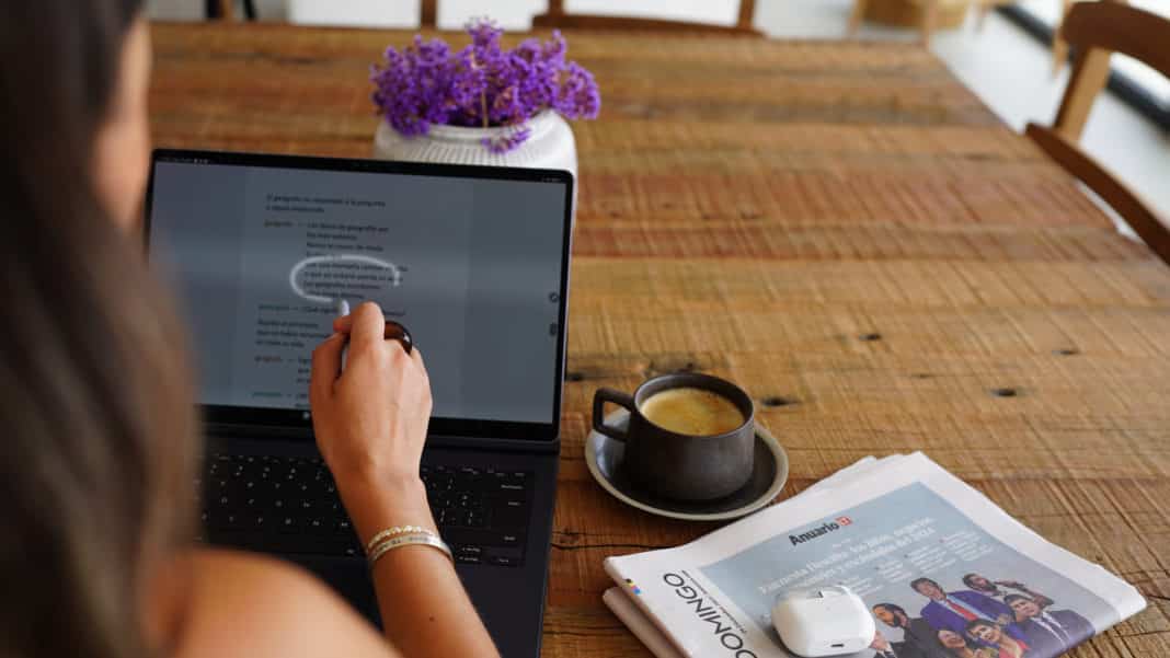Descubre cómo el Revolucionario Galaxy Book5 Pro 360 Transforma la Productividad y Creatividad