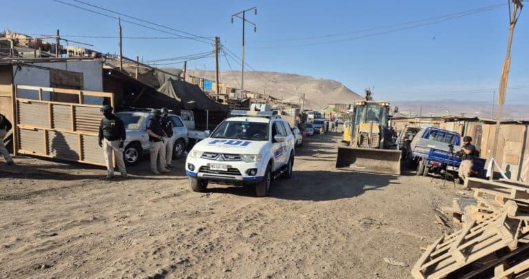 Descubren Macabro Hallazgo: Cuerpo Enterrado en Maleta en Cerro Chuño de Arica