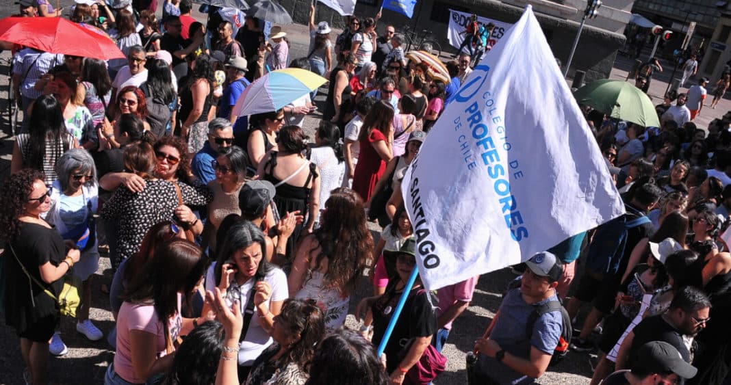 Docentes Exigen Mejoras Estructurales: Colegio de Profesores Convoca Paro Nacional